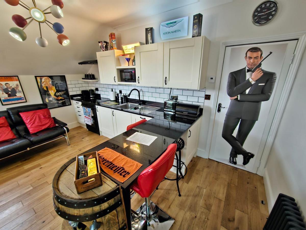Southsea Royale James Bond 3 Bed Cool Penthouse, Seafront Parking Portsmouth Exterior photo